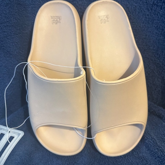 Women’s Robbie Slides/Sandals Tan - Picture 2 of 3
